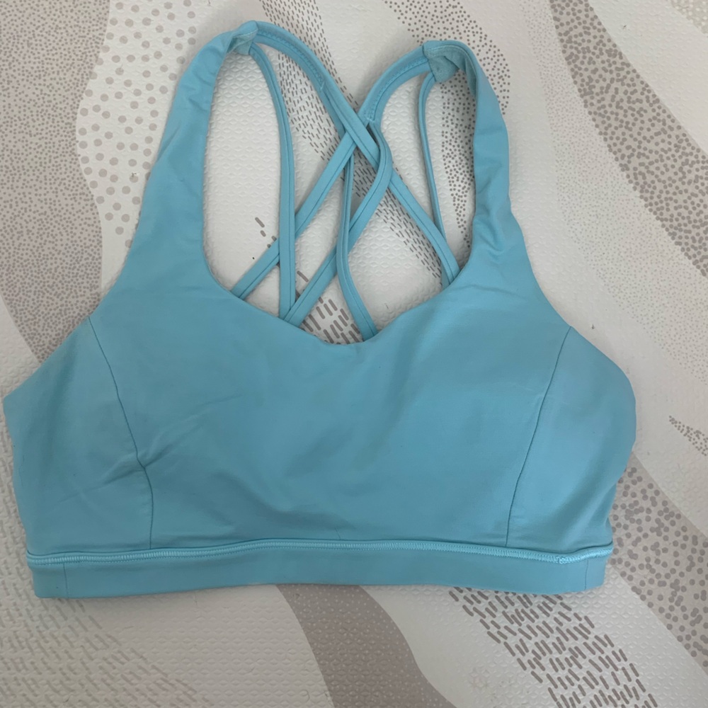 lululemon Free to be Serene Light Support C/D cup size 6